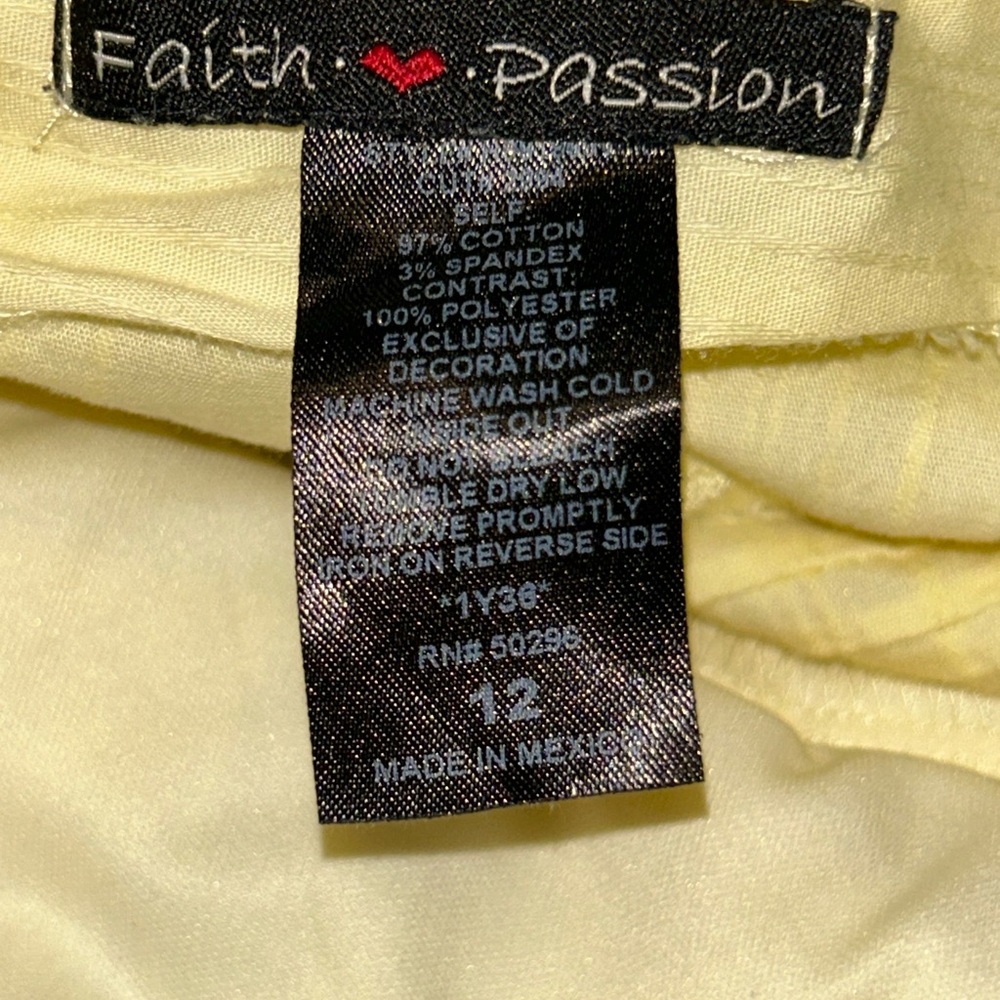 Vintage Y2K Strapless Sundress w/ a Fit-&-Flare Silhouette in Butter Yellow - Picture 6 of 6